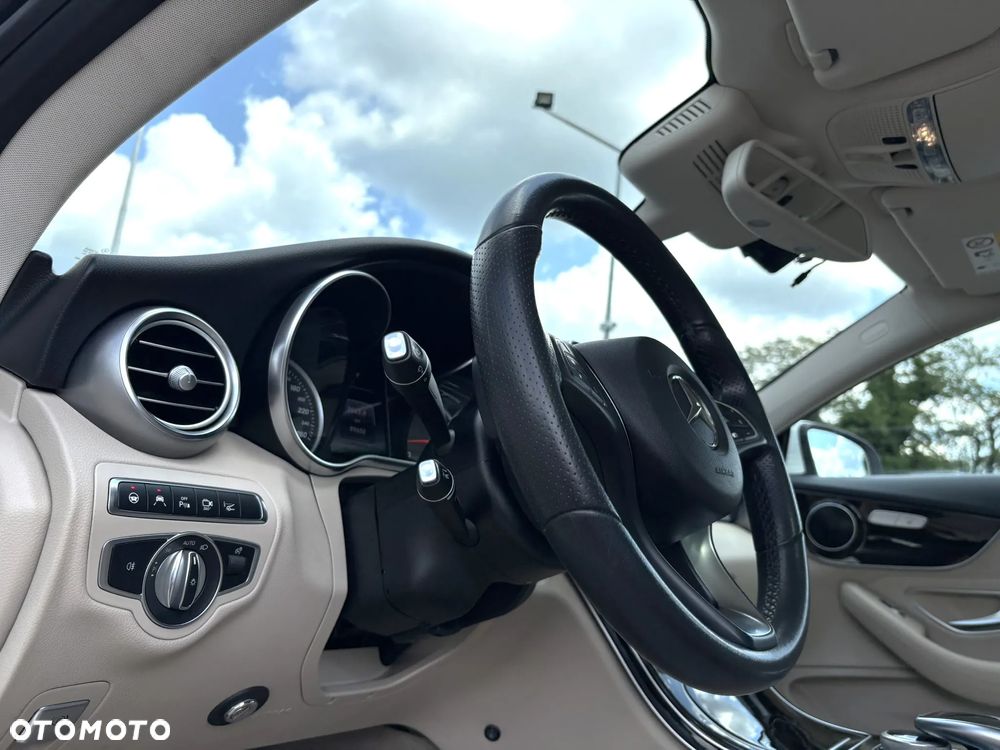 Mercedes-Benz Klasa C 200 4-Matic 9G-Tronic - 12