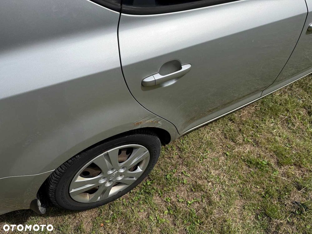 Kia Ceed - 8