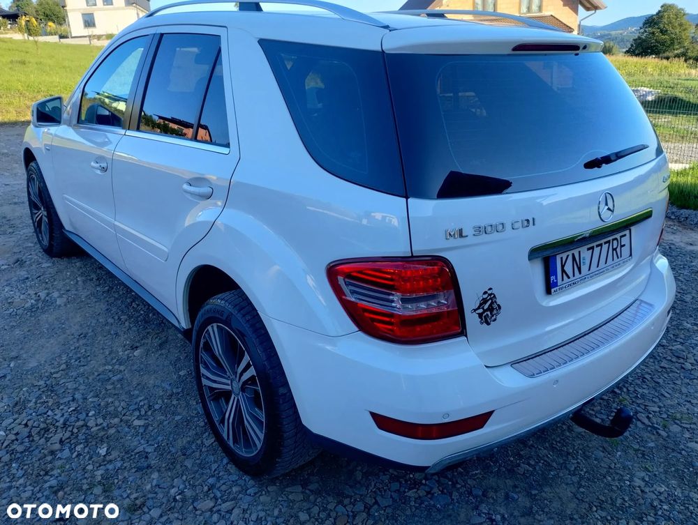Mercedes-Benz ML 300 CDI BlueEff 4-Matic - 4