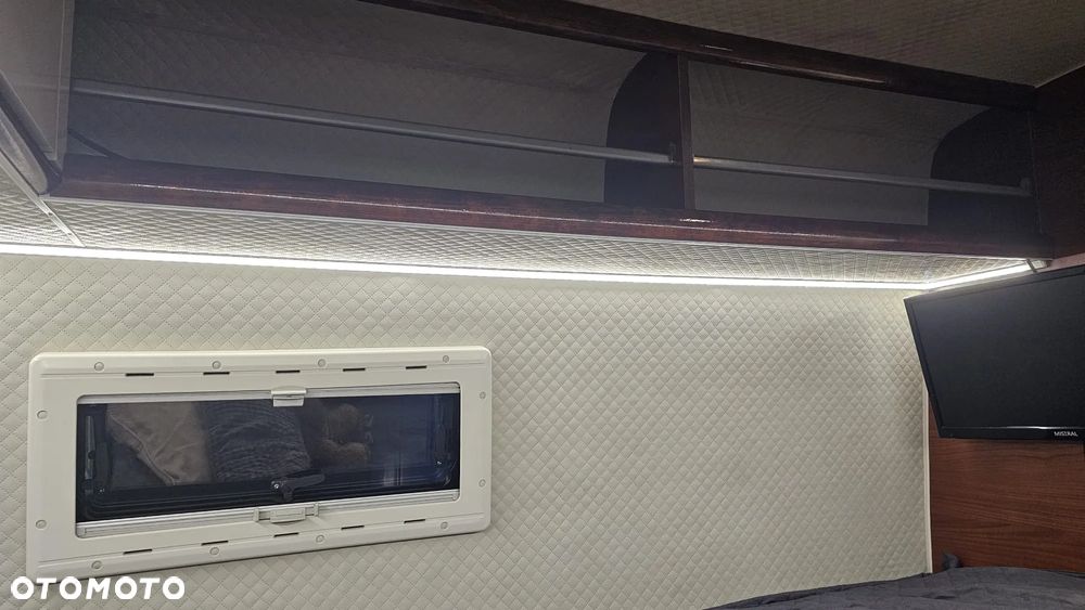 Mercedes-Benz Sprinter - 16