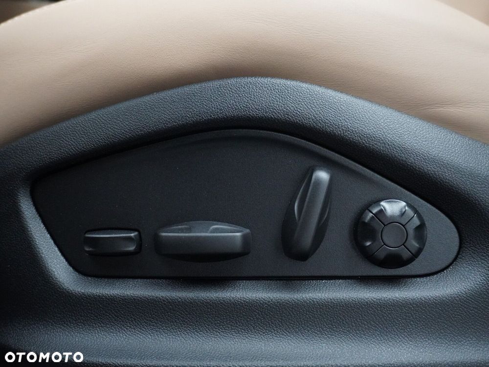 Porsche Cayenne E-Hybrid PHEV Black Edition - 24