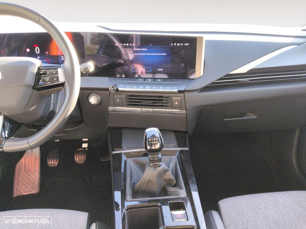 Opel Astra 1.2 T Elegance - 11