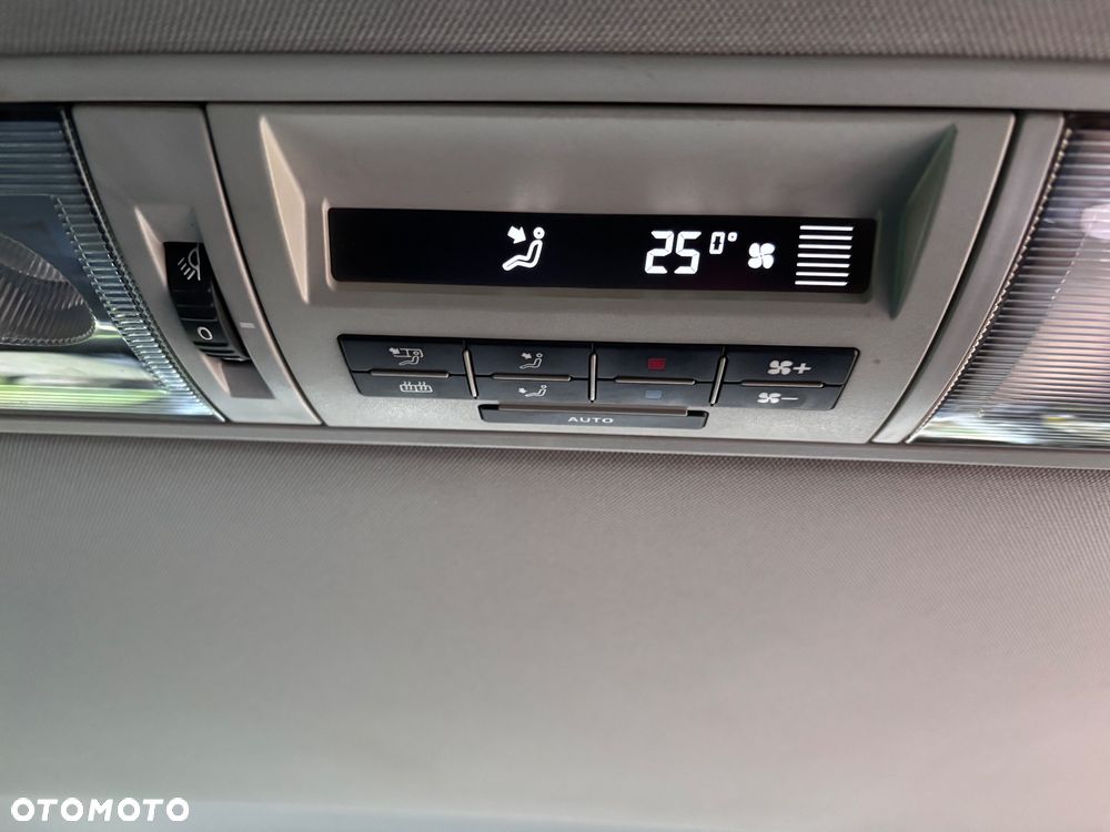 Volkswagen Caravelle L1 Comfortline - 26