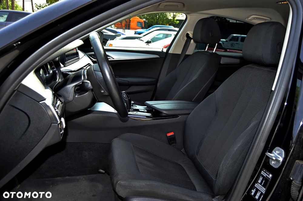 BMW Seria 5 518d - 8