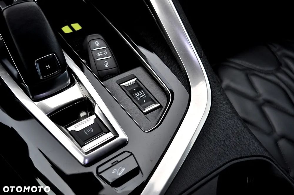 Peugeot 5008 BlueHDi 180 EAT8 Roadtrip - 30