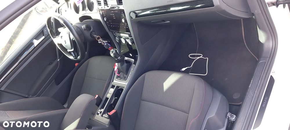 Volkswagen Golf 2.0 TDI Sound - 13