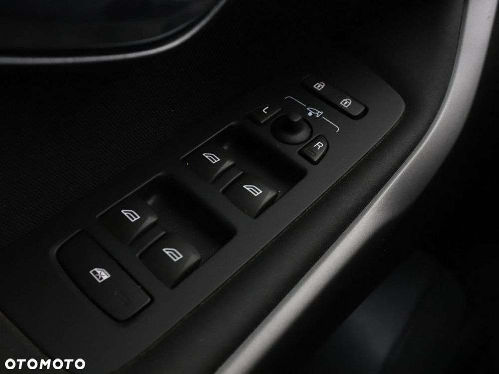Volvo V40 T2 Kinetic - 32