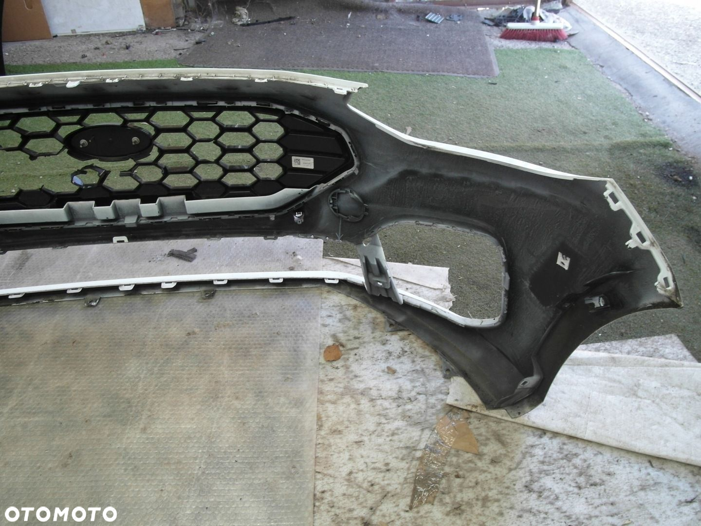FORD FIESTA MK8 LIFT ST CAŁY ZDERZAK PRZEDNI - 5