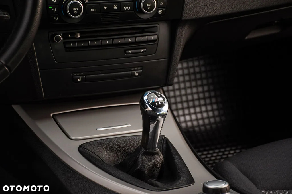 BMW Seria 3 320i - 26