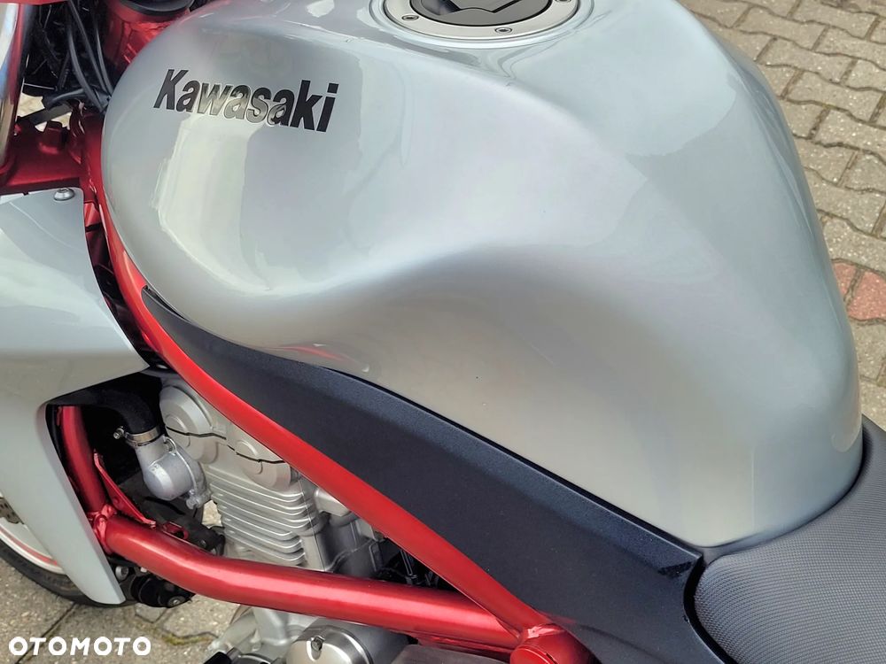 Kawasaki ER - 22
