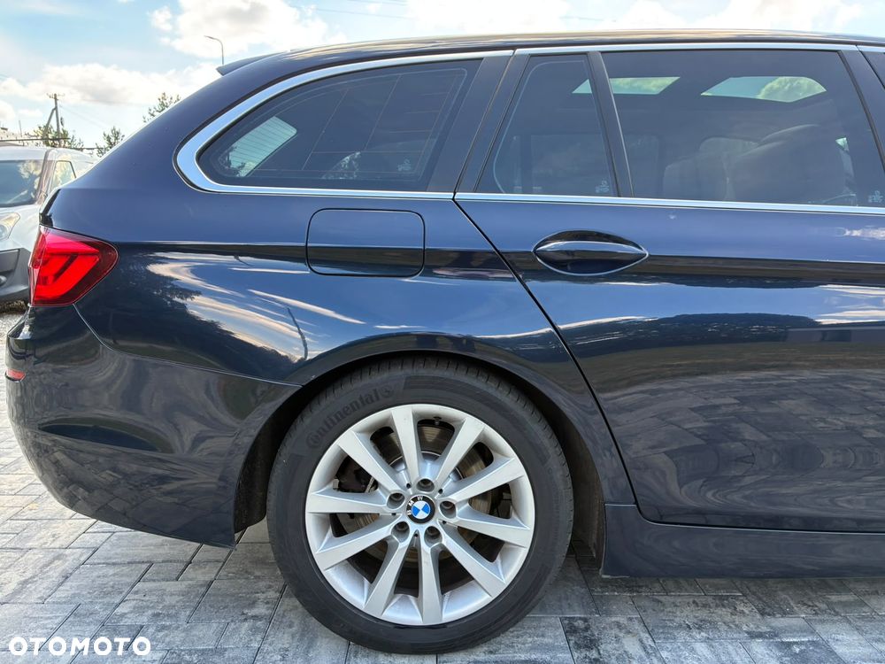 BMW Seria 5 520d - 25