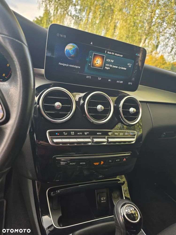 Mercedes-Benz Klasa C 180 d T Exclusive - 27