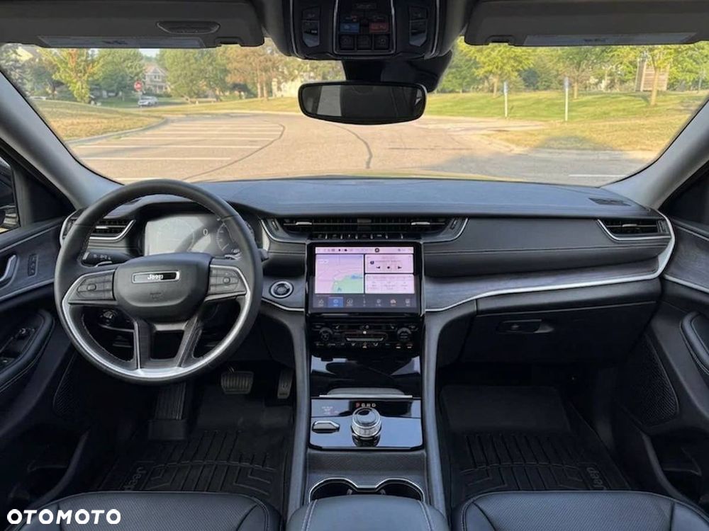 Jeep Grand Cherokee - 10