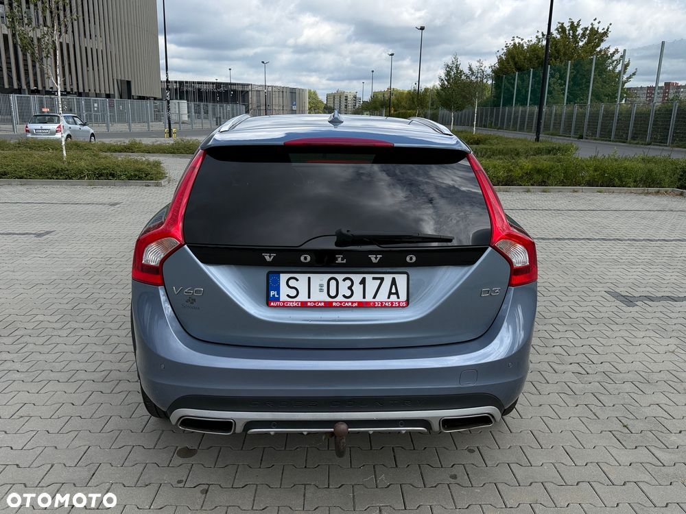 Volvo V60 Cross Country - 6