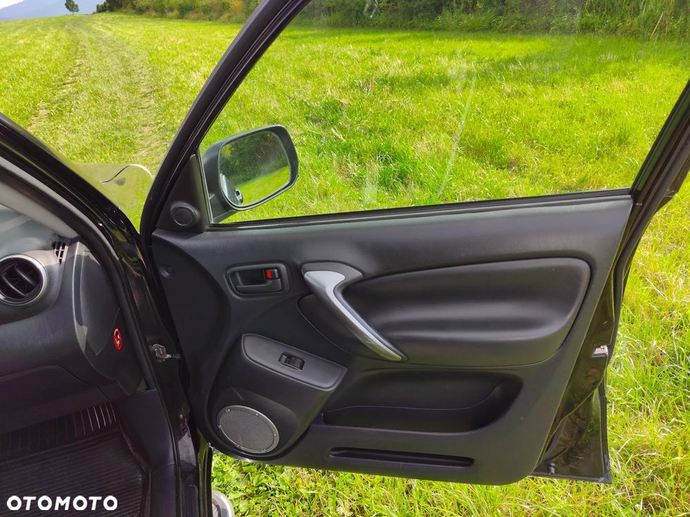 Toyota RAV4 2.0 D-4D 4x4 - 18