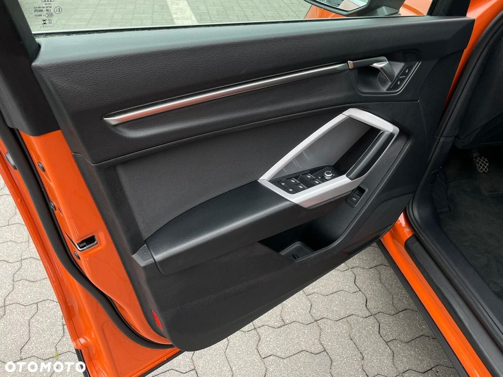 Audi Q3 - 18
