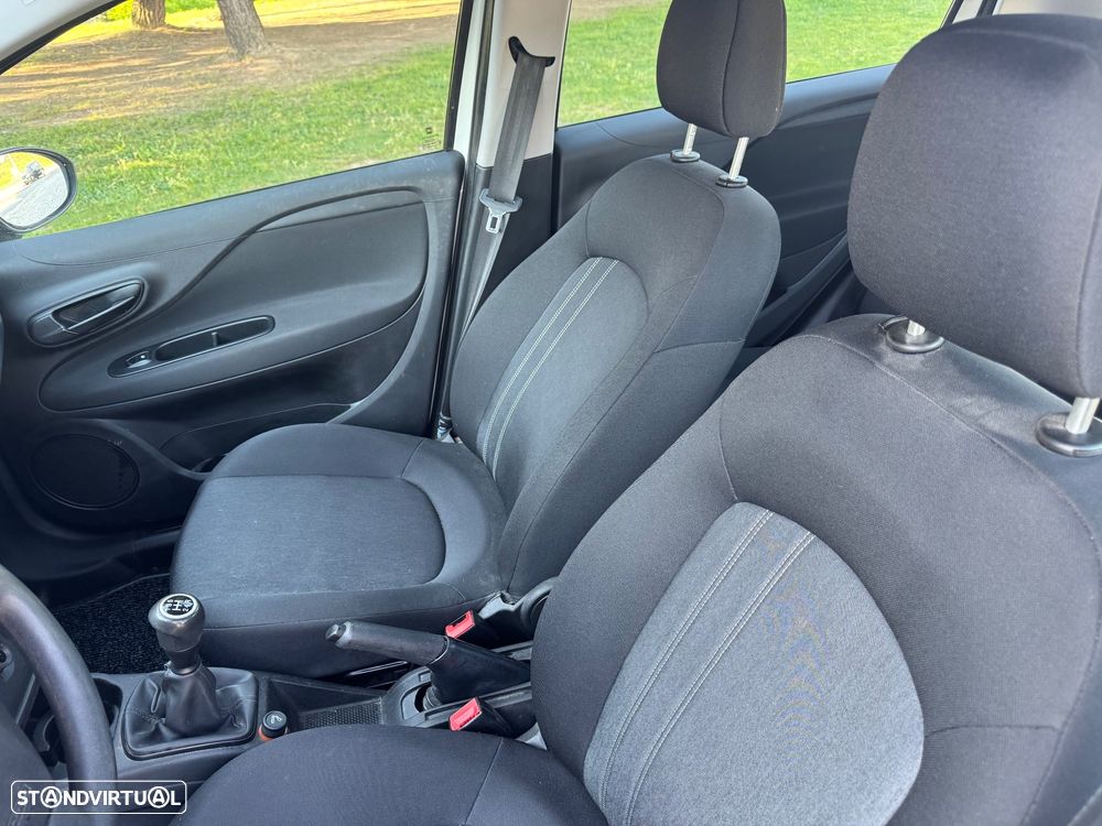 Fiat Punto 1.3 M-Jet Lounge S&S - 14