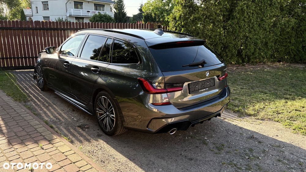 BMW Seria 3 330i M Sport - 5