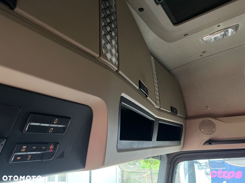 Mercedes-Benz 2546 GIGGASPACE ,firanka 7,80m - 26