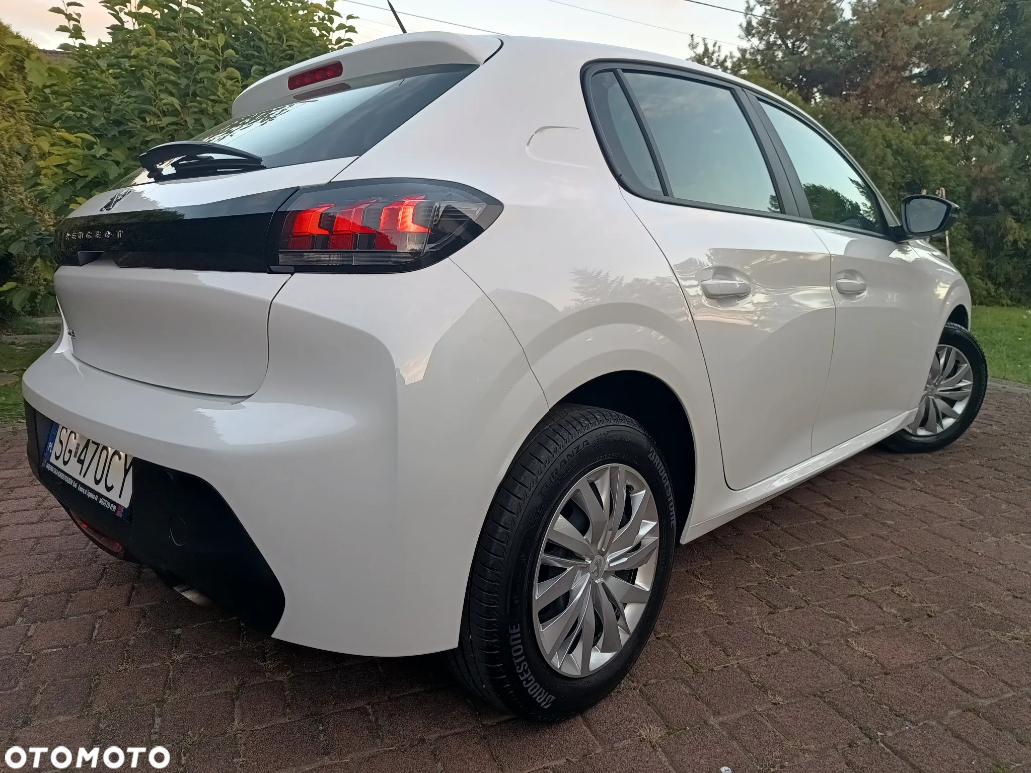Peugeot 208 - 15