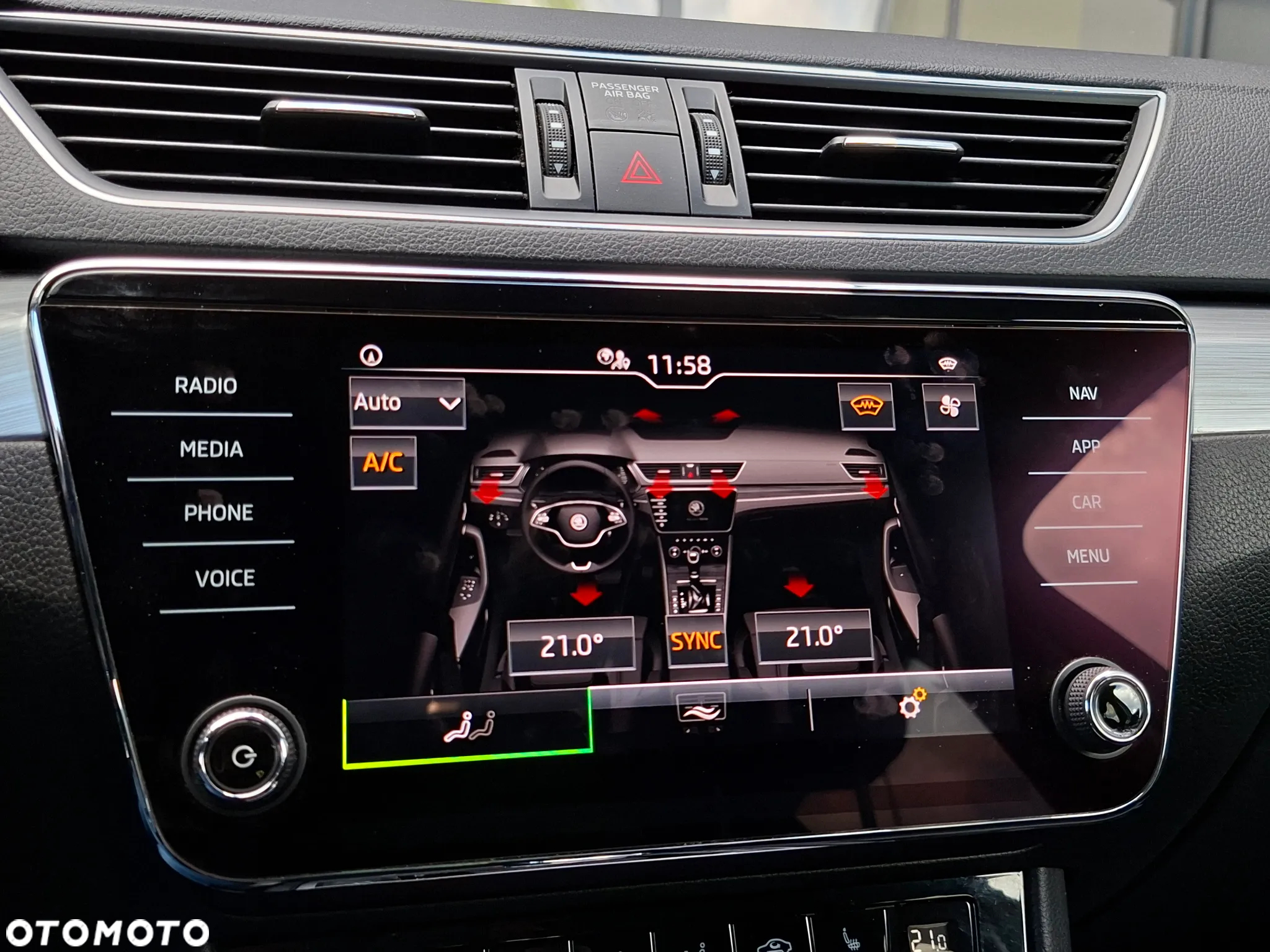 Skoda Superb 2.0 TDI SCR Ambition DSG - 31