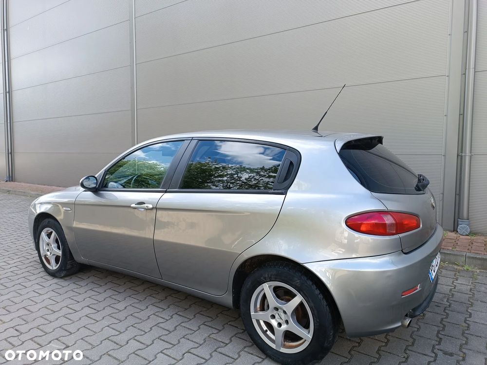 Alfa Romeo 147 1.6 Twin Spark 16V Moving - 14