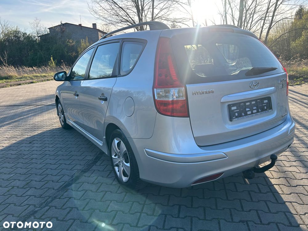 Hyundai i30 i30cw 1.6 CRDi FIFA WM Edition - 11