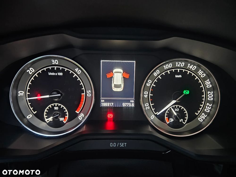 Skoda Superb 2.0 TDI L&K DSG - 24