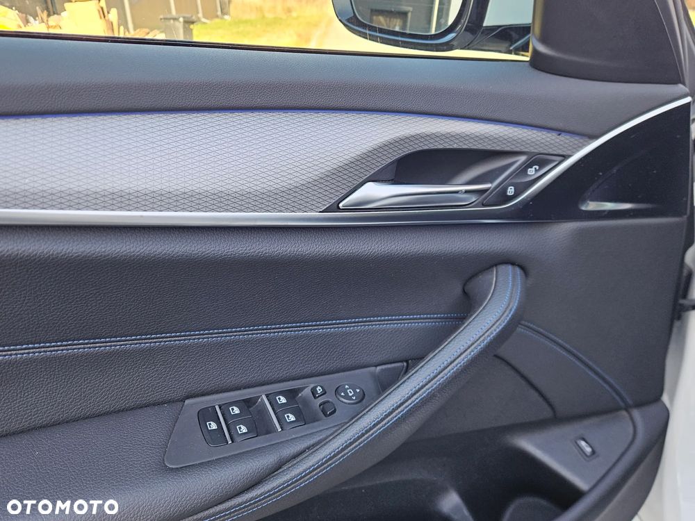 BMW Seria 5 520d xDrive M Sport sport - 24