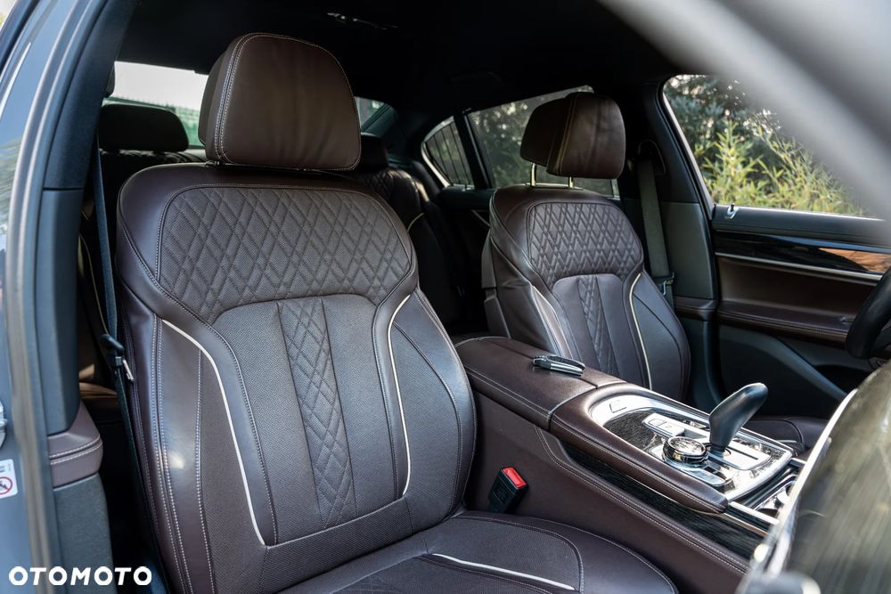 BMW Seria 7 750Ld xDrive sport - 24