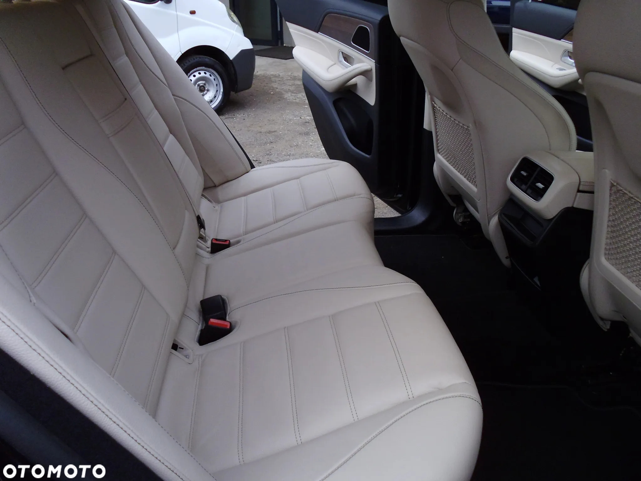Mercedes-Benz GLE - 22
