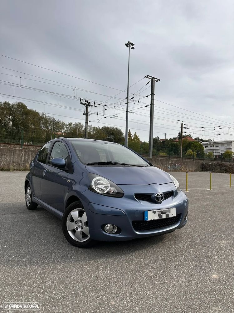 Toyota Aygo 1.0 Plus Sport Pack - 2