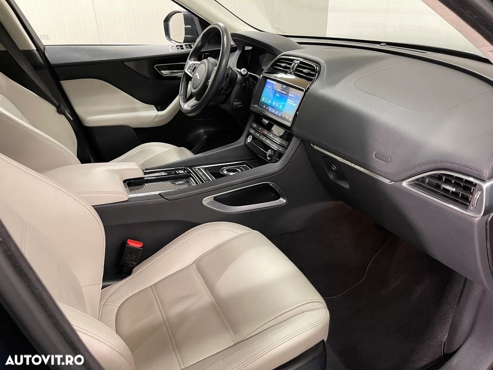 Jaguar F-Pace 20d AWD Aut. Portfolio - 11