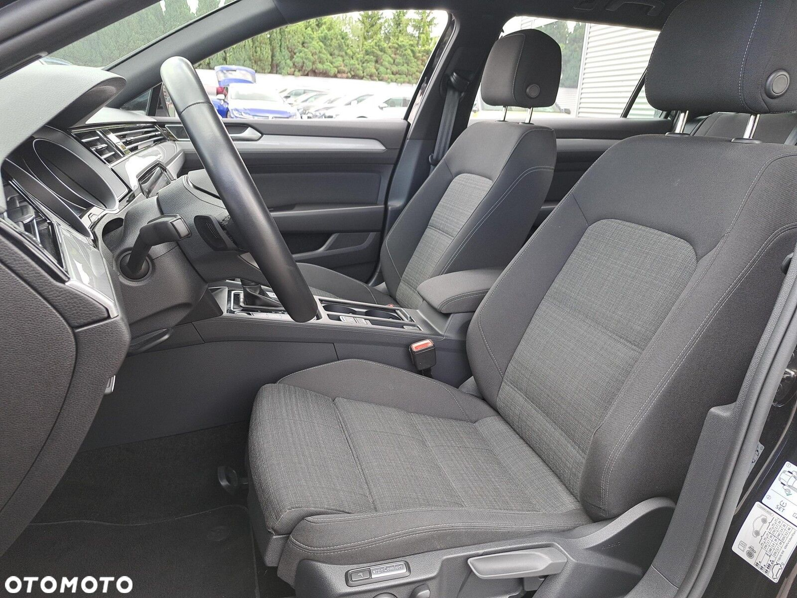 Volkswagen Passat 2.0 TDI Business DSG - 11