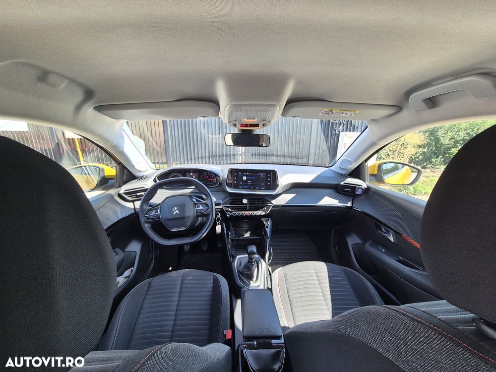 Peugeot 208 1.2 L PureTech STT Allure - 5