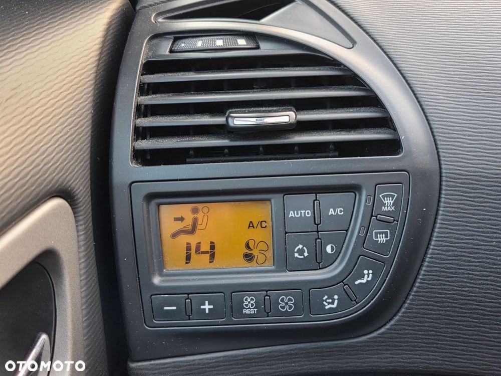 Citroën C4 Grand Picasso - 21