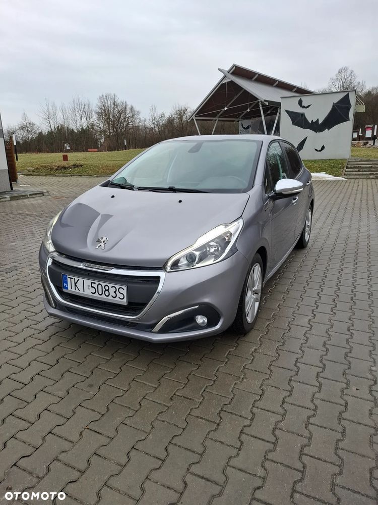 Peugeot 208 - 12