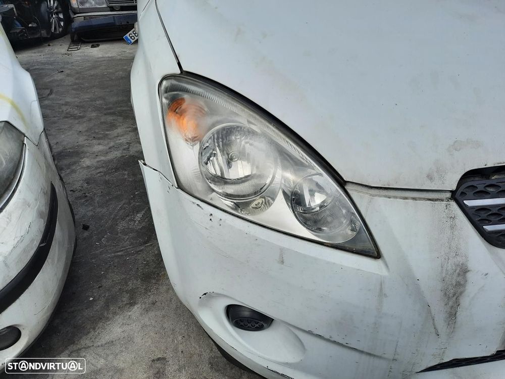 FAROL DIREITO KIA CEED SW 2008 - 1