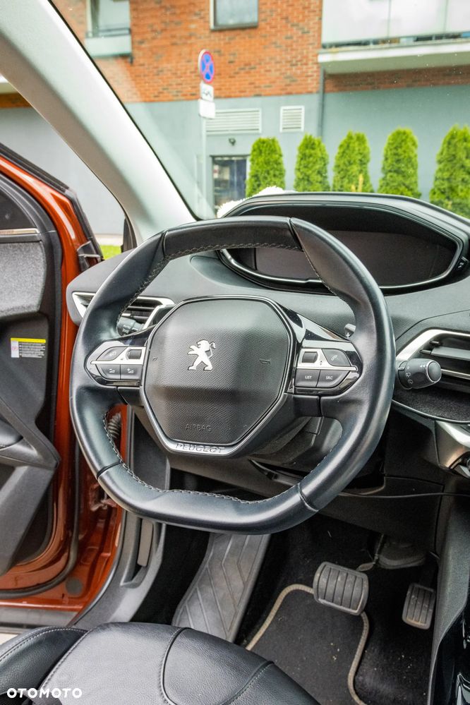 Peugeot 3008 1.6 PureTech GPF Allure S&S EAT8 - 14