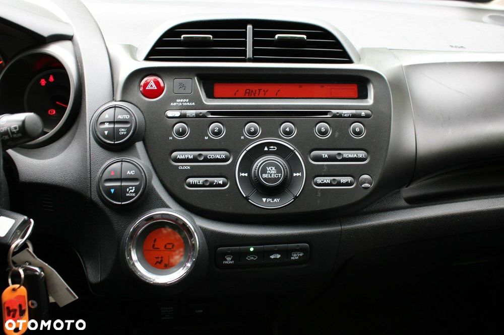 Honda Jazz 1.4 i-VTEC Comfort Plus - 24