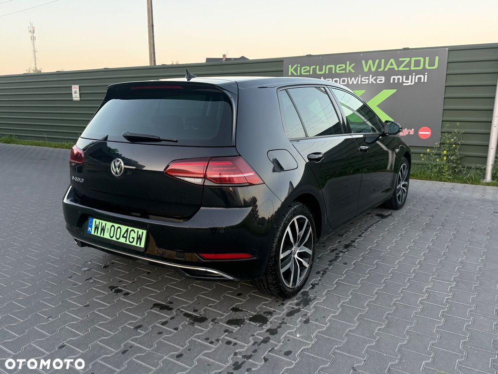 Volkswagen Golf - 26