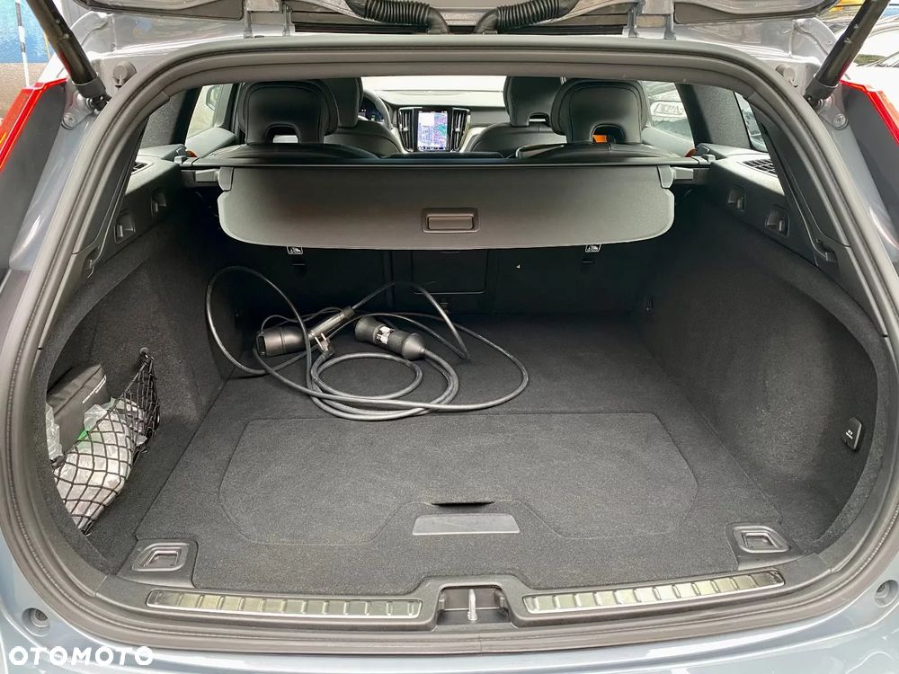 Volvo V60 T8 AWD Plug-In Hybrid Polestar Engineered R-Design - 12