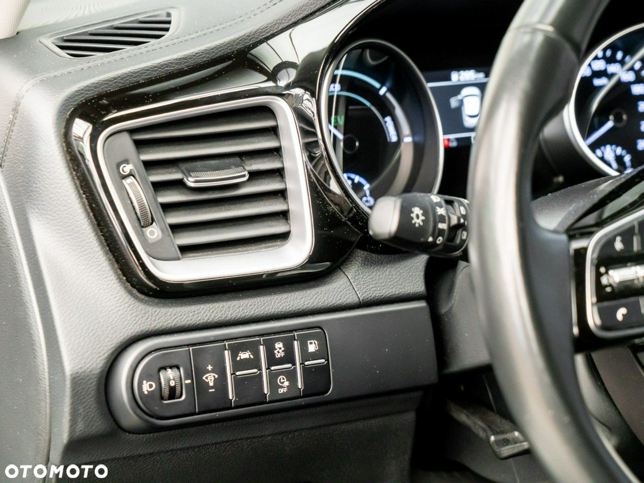 Kia XCeed - 25