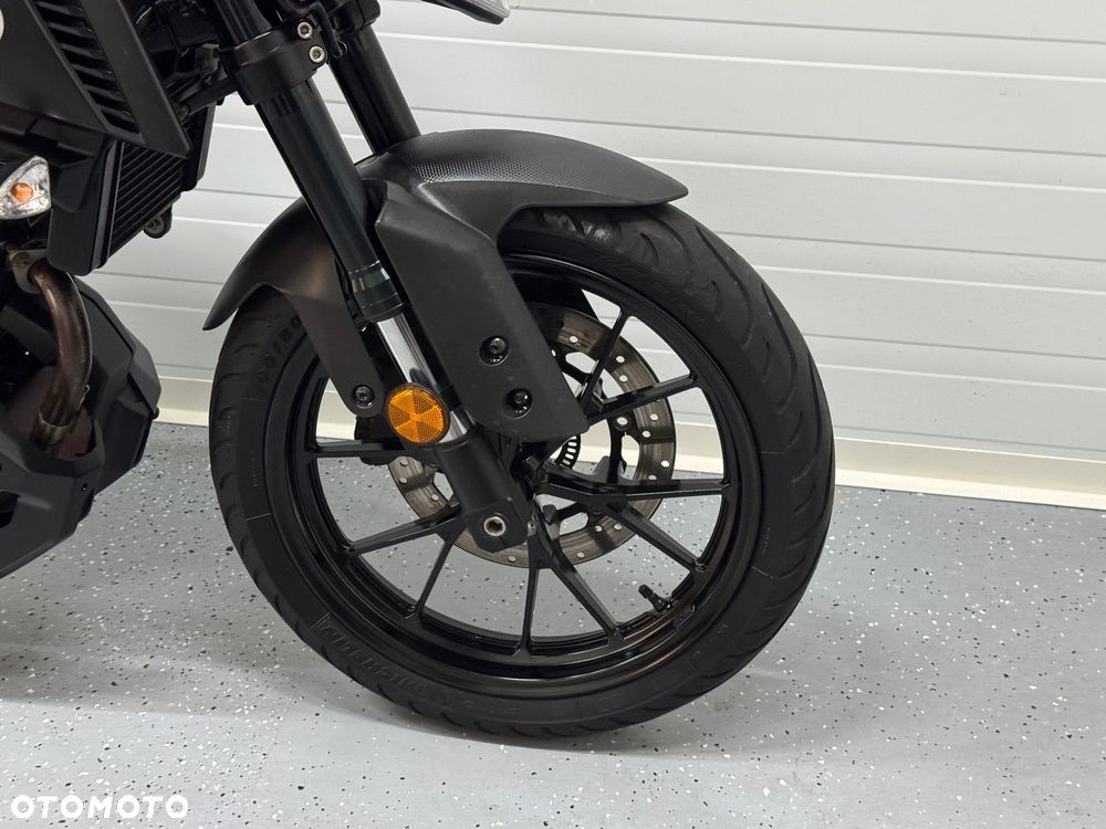 Yamaha MT - 9