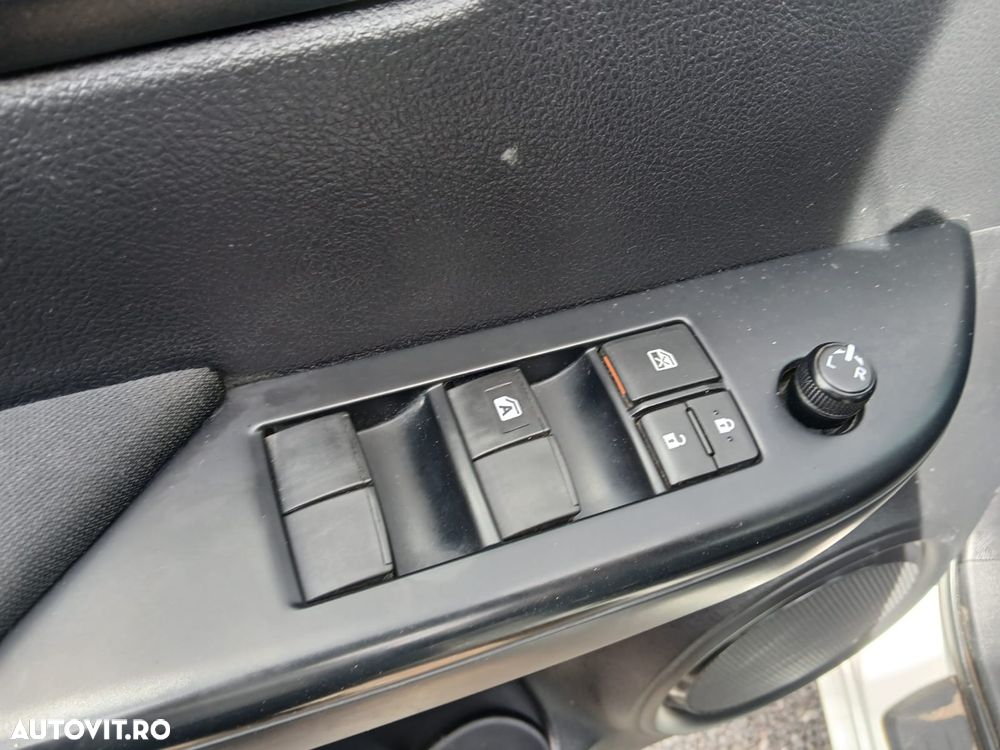 Toyota Hilux 4x4 Double Cab M/T Comfort - 8