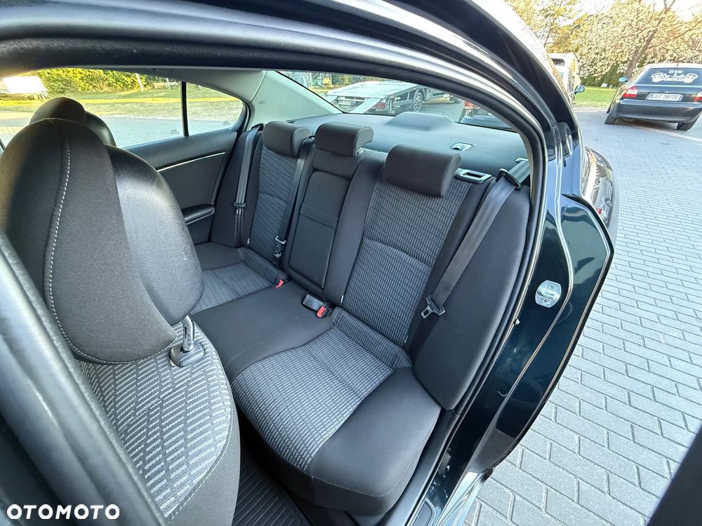 Toyota Avensis 2.0 D-4D Platinium - 16