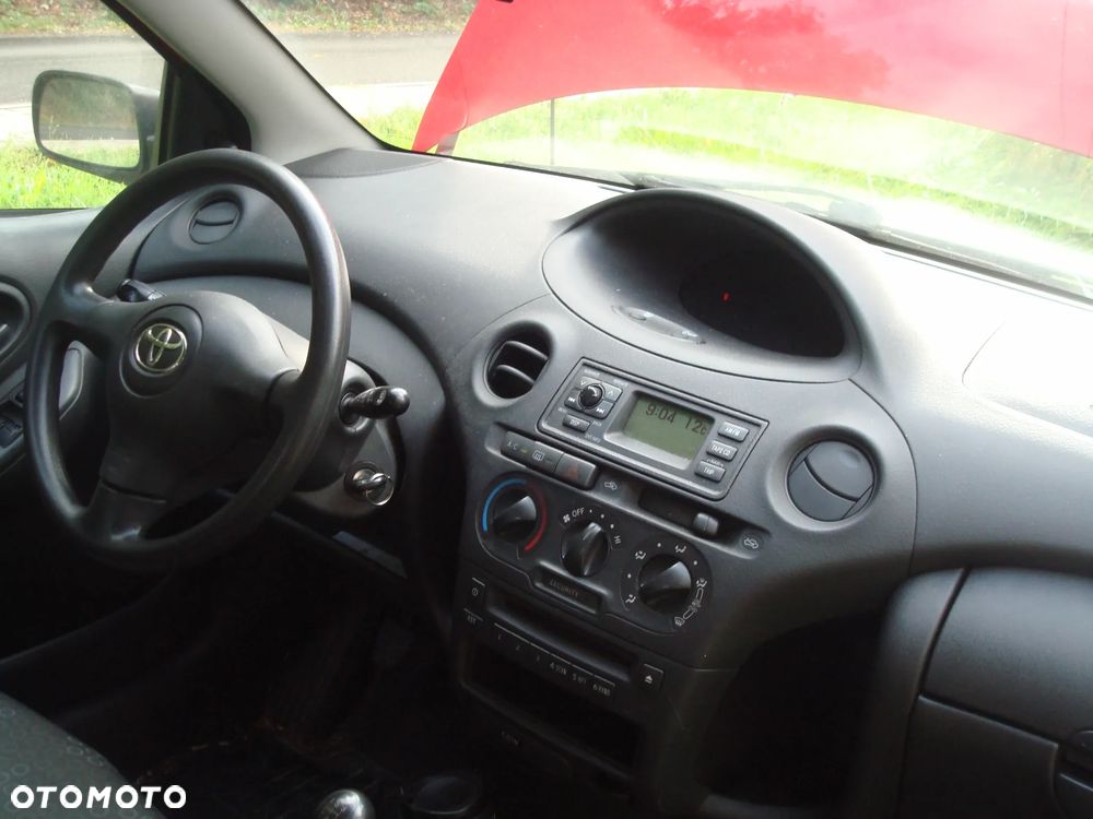 Toyota Yaris 1.0 VVT-i Sol - 18