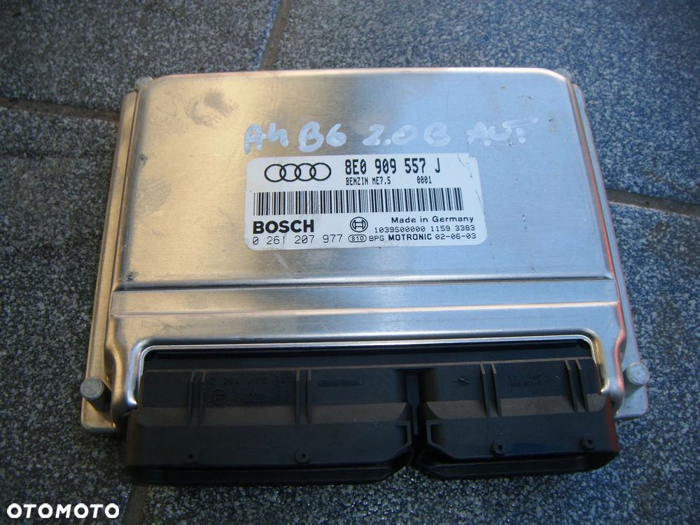 audi a4 b6  2.0b automat komputer- sterownik silnika 8e0909557j - 1