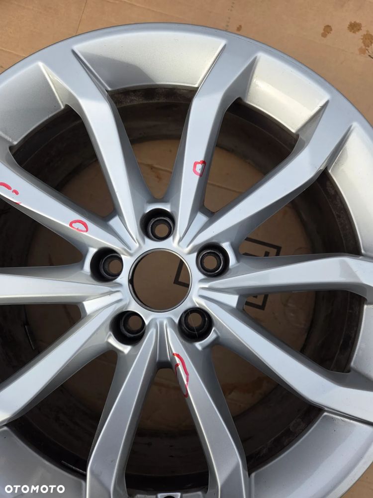 Felga aluminiowa Audi A4 S4 B9 18 Cali 8W0601025H E-8.0Jx18H2 ET 40 - 7