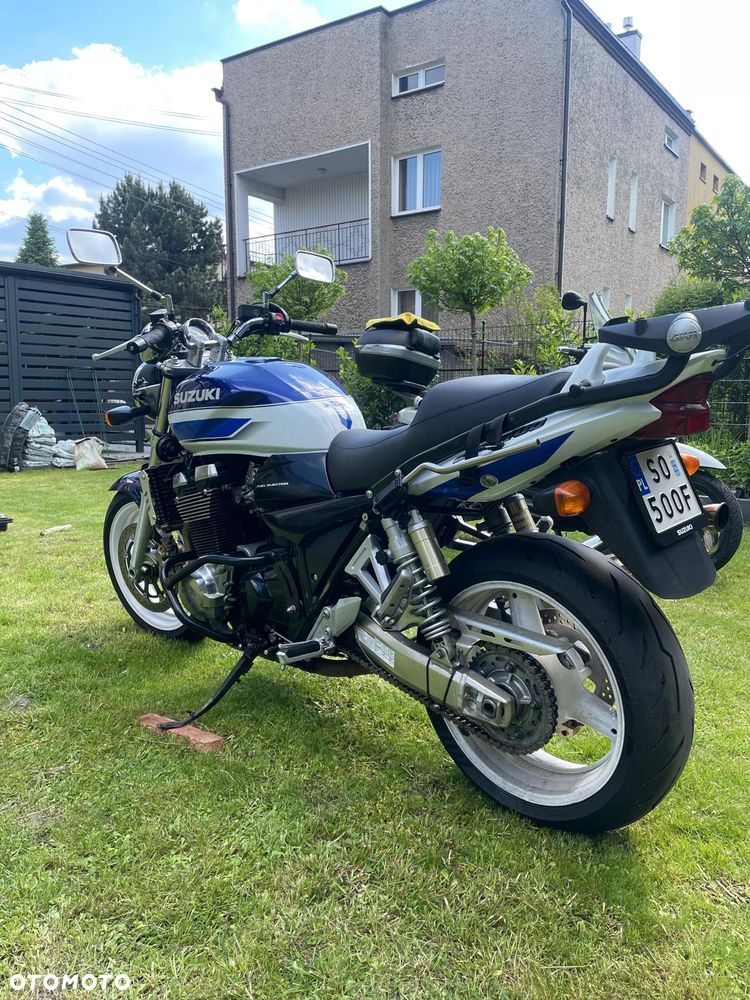 Suzuki GSX - 2